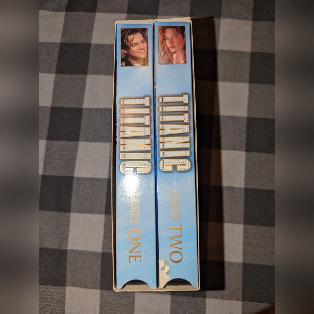 Titanic Movie in 2 VHS set